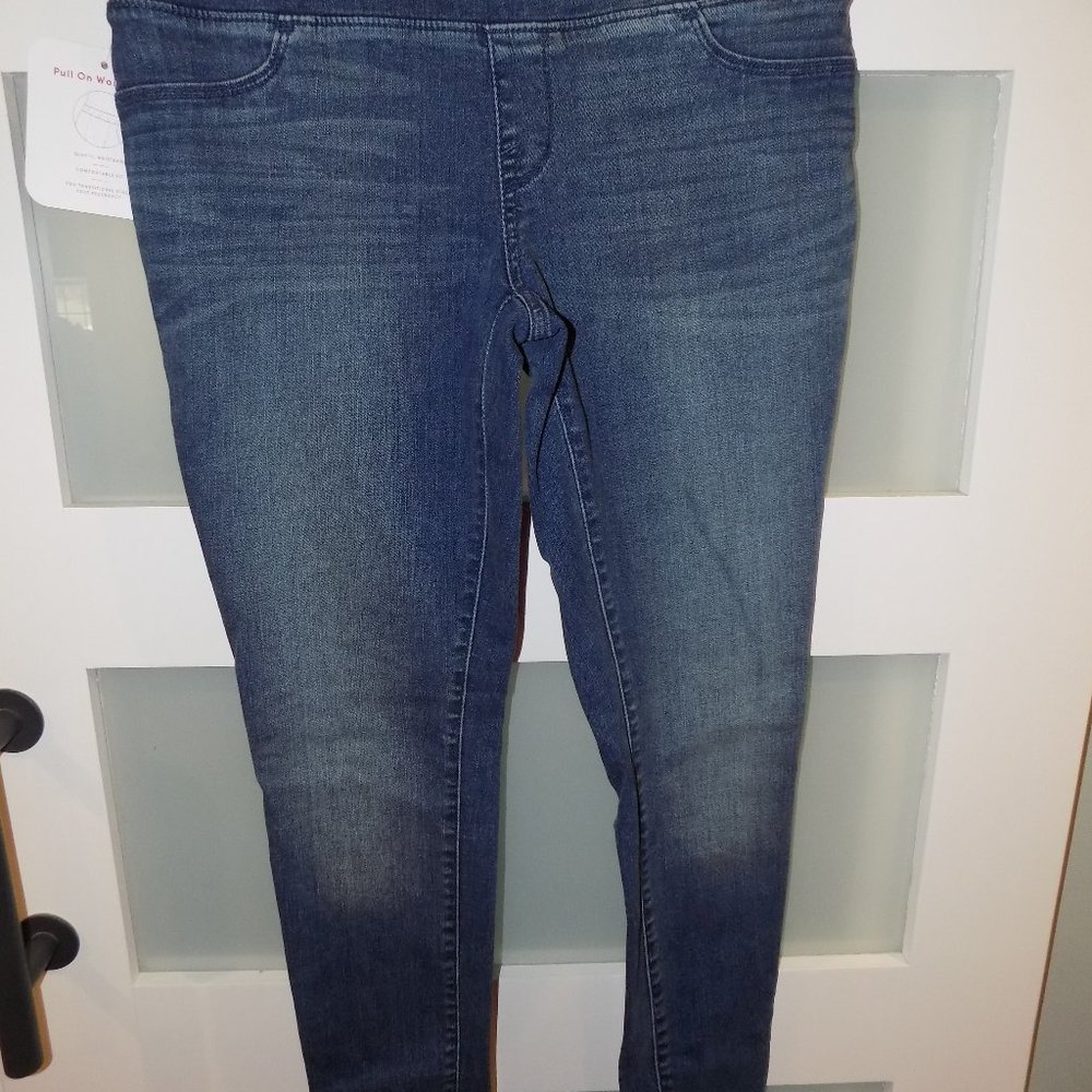 Isabel Maternity by Ingrid & Isabel Post Pregnancy Maternity Jeans Size 2 Womens